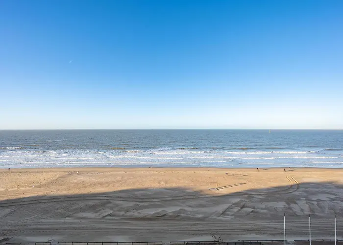 7E Verdiep Appartement Met Zeezicht In Knokke Voor Max 6 Personen